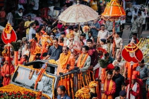 Bastar Maharaja Shrimant Kamal Chandra Bhanjdeo departing for Raja Navakhaai ritual
