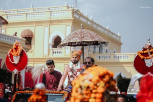 Bastar Maharaja Shrimant Kamal Chandra Bhanjdeo, departing for a procession during world famous 75 days long Bastar Dussehra rituals.