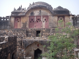 Inayati Fort (Inayati)