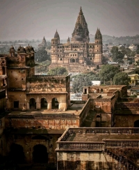 Orchha Fort And Chaturbhuj Temple