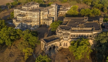 Palitana Palace (Palitana)