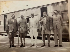 Thakur Saheb Keshri Singhji Ambliara with his relatives (Ambliara)