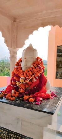 Staute of Raja Bhagwant Ray Singh Khichi Chauhan