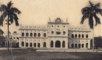 Old picture of Neelbaugh Palace (Balrampur)