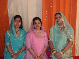  Baijilal Mahima Rathore, Jhanvi Rathore and Pooja Rathore