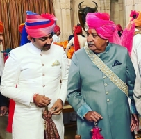 Rawat Tribhuwan Singh Barmer with HH Maharaja Gaj Singh Ji Jodhpur on the occasion of his birthday