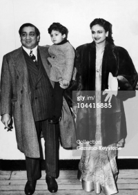 Maharaja Pratapsinhrao Gaekwad of Baroda with son Princy and wife Maharani Sita Devi
