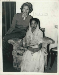 Maharani of Baroda Padmavatiraje with British actress Virginia Keiley, 1955 (Baroda)