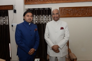 HH Maharaja Kamal Chandra Bhanjdeo with President Shri Ramnath Kovind (Bastar)