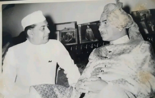 Raja Shri Bajrang Singh Ji Bhadri with H.H. Maharaja Raol Shri KrishnaKumar Singh Ji BhavSingh Ji of Bhavnagar State