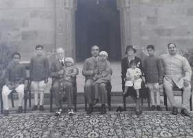 Maj.-Gen. His Highness Maharaja Sri Sir GANGA SINGHJI Bahadur,Maharaja of Bikaner with his 6 grandchildren. Also in photograph MKS Sadul Singhji and visiting guests. (Bikaner)