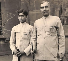 Maj.-Gen. His Highness Maharajadhiraj Raj Rajeshwar Narendra Siromani Maharaja Sri Sir GANGA SINGHJI Bahadur, Maharaja of Bikaner with his younger son Maharajkumar Sri Bijaya Singhji