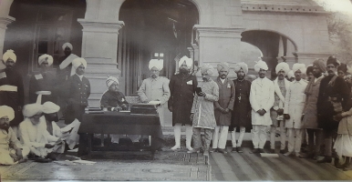 H.H. Raja Sir Bijai Chand conducting the proceeding of Bilaspur Darbar