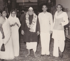 H.H.Raja Sir Anand Chand KCIE,MP,MLA with Lok Sabha Speaker and Chief Minister Sucheta Kriplani and her husband Acharya Kriplani (Bilaspur)