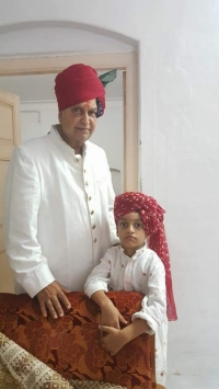 Maharana Mahipendra Sinhji with his grandson Bhawarsa Prajayrajsinhji (Danta)