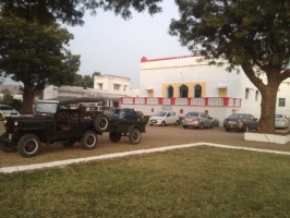 Side view of the palace from the palace lawns