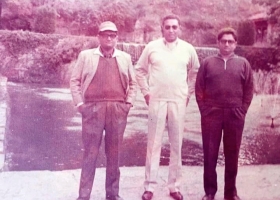 On vacation, TS Shri Gumansinhji and TS Shri Gulabsinhji Deodar (Senior) with HH Maharana Shri KRISHNAKUMARSINHJI, Raja of Sant Rampur