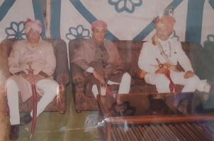 Thakur Pradeep Singh Ji Dhamli and Suryaveer Singh Ji Dhamli with HH Shri Maharaj Adhiraj Raj Rajeshwar Ravi Kula Maharana Mahendra Singh Ji Mewar at Dhamli wedding