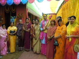Yuvraj Janmejay Chandra Mardaraj Harichandan with Ranis of Odisha States (Dompada)