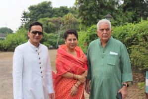 Maharaja Chandra Vijay Singh, Maharani Kanika Devi, and their son, Shivang Vijay Singh
