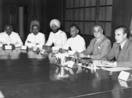 Maharawal Lakshman Singh of Dungarpur with Hamidullah Khan of Bhopal, Yadavindra Singh of Patiala, Digvijaysinh of Nawanagar, Lord Mountbatten, and Baron Ismay