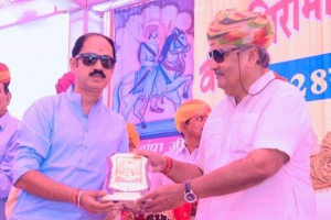 Thakur Bharat Sen Rathore with HH Maharaja Sahib of Jodhpur