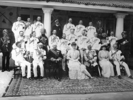 Princess of Wales with His Highness Maharajadhiraja Maharaja Shri Sir PRATAP SINGH Sahib Bahadur, Maharaja of Idar of Idar and other officers at Karachi in 1905. (Idar)