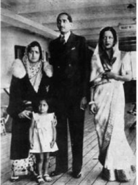 Maharani Chandrawati Bai Holkar, with granddaughter Usha Raje, son Yashwant Rao and daughter-in-law Samyogita Bai Holkar