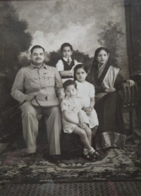 Raja Virendra Shah with family