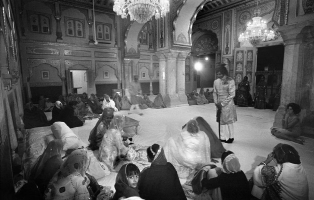 Durbar in the Zenana (womens quarters) of the City Palace on the occasion of the birthday of the Maharaja of Jaipur's son in 1964 (Jaipur)