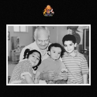 HH Maharaja Sawai Bhawani Singh Ji, MVC of Jaipur with his grandchildren (Jaipur)