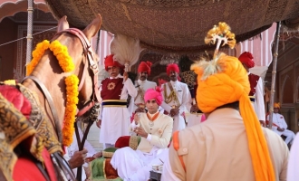 HH Maharajadhiraj Maharaja Shri Sawai Padmanabh Singh Sahib of Jaipur while performing Ashwa Poojan at Vijaydashmi 2019 celebrations (Jaipur)