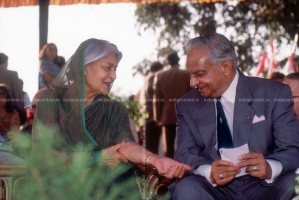 Her Highness Maharani Gayatri Devi Rajmata of Jaipur with Brig. His Highness Maharajadhiraj Sir Sawai BHAWANI SINGH Bahadur Maharaja of Jaipur in a photo taken on November 23, 1998 in New Delhi, India (Jaipur)