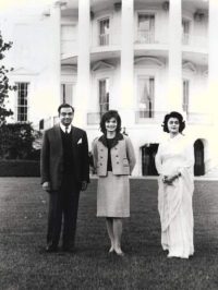 Maharaja Sawai Man Singh of Jaipur & Maharani Gayatri Devi with first lady Jaquelin Kennedy of United States of America