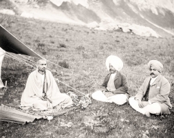 Maharaja of J&K flanked by his brother and the Mahant at Chandanwari Camp