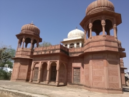 Cenotaph of Vijay Singh Ji, his Mother, his Father and his Three Wife's (Janau Meethi)