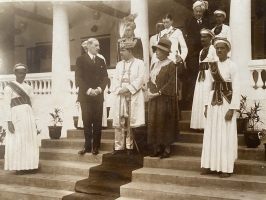 H.H. Maharaja Lieutenant Sri Ram Chandra Dev IV Bahadur with H.E. Viscount George Goschen II, the Governor of Madras and Viscountess Lady Margaret Evelyn-Gathorne Hardy, in the royal guesthouse. (Jeypore)
