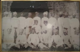 Photograph of Maharaja Umaid Singh Sahib of Jodhpur along with his younger brother Ajeet Singh Sahab with Marwar Nobles