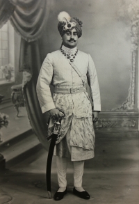 H.H.Maharajah Ganesh Pal Deo Bahadur of Karauli (Karauli)