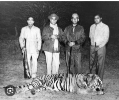 Hh Maharajah Ganesh Pal Deo Bahadur, Kunwar Brijendra Pal and Kunwar Surendra Pal of Karauli with HH Maharajah Brijraj Singh of Kota on a tiger hunt