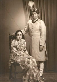 Rani Rajya Laksmi Devi with her son Rana Mohan Nath Singh (Khajurgaon & Thalrai)