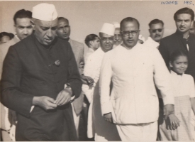 Th. Narayan Singh ji with Pandit Jawahar Lal Nehru (Kila Amargharh)