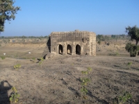 Lone standing building from Juna Kila complex on banks of Ghoda Pacchad river (Kila Amargharh)