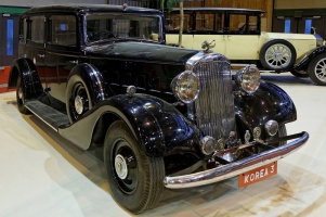 1932 model Humber Snipe 80 Landaulette with a body from Thrupp & Maberly purchased by Raja Ramanuj Pratap Singh Deo, Rajasaheb of Korea state, during a visit to England. (Korea)