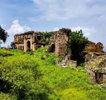 Kotharia Fort (Kotharia)