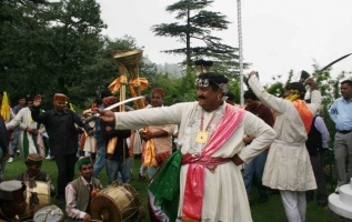 Raja Maheshwar Singh in traditional dance gear (Kullu)
