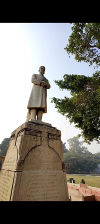 Honourable Raja Sir Ram Pal Singh Ju Deo (KCIE) Talukdar of Kurri Sudauli Estate District Raebareli, Uttar Pradesh. This Statue is located in Qiaserbagh (Lucknow) next to Safed Baradari.