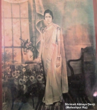 Smt. Abhaya Devi  (Maheshpur Raj)