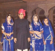 Baisa Vineeta Kumari Shekhawat, Thakur Bhawani Singh Malsisar, Thakurani Him Kanta and Baisa Rajnigandha Shekhawat of Malsisar family