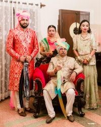 Yuvrajsaheb Rajratansinhji of Mandwa with Tikka Saheb Pruthvijeetsinhji, Yuvranisaheb Bhuvaneshwaridevi and Rajkumari Shivpriyakunwarba (Mandwa)